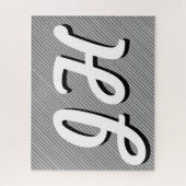 薄い白黒のストライプ |レトロスタイルのイニシャル ジグソーパズル (縦)