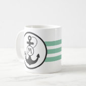 薄い緑とネイビーブルーの航海のいかり コーヒーマグカップ (正面左)