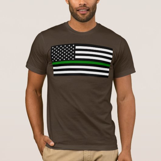薄い緑の線のフラグ:愛国的な軍隊退役軍人 Tシャツ (正面)