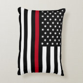 薄い赤線消防士の旗は名前を加えます アクセントクッション (裏面(縦))