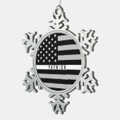 薄い陰刻EMS EMTのモノグラムのな名前 スノーフレークピューターオーナメント (右)