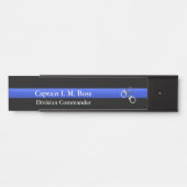 薄い青い線 – シャックル サインプレート (正面)