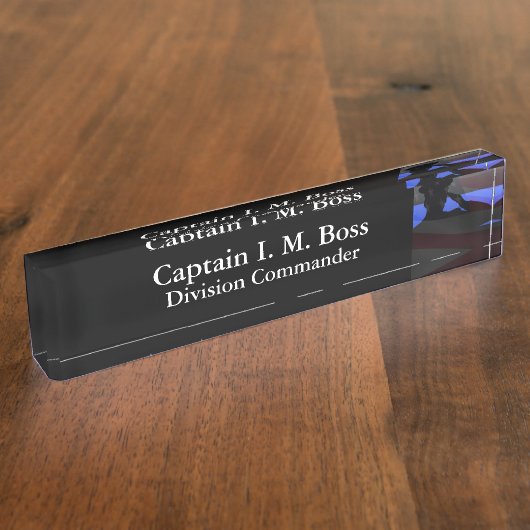 薄い青い線 – 星とストライプ国旗の敬礼 デスクネームプレート (側面)