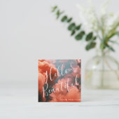 薄い青の空とピンクの雲 スクエア名刺 (スタンド正面)