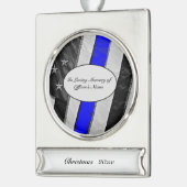 薄い青色の職務執行者記念落ちた線 シルバープレートバナーオーナメント (左)