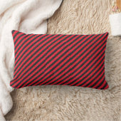 薄い黒と赤の対角線のストライプ ランバークッション (ブランケット)