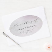 薄グラデーション紫色シルバーフォイル水の色結婚の 楕円形シール (封筒)