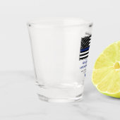 薄パーソナライズされたい青い線の警察官旗 ショットグラス (左)