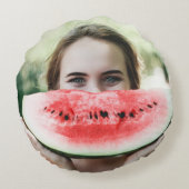 薄切りのスイカを持つ人 ラウンドクッション (裏面)