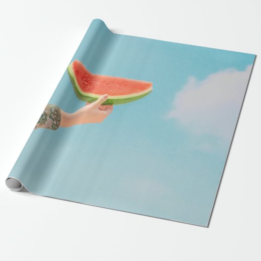薄切りスイカを持つ人 ラッピングペーパー (アンロールド)