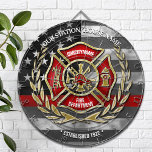 薄型レッドライン消防士ファミリーカスタム ダーツボード<br><div class="desc">消防士の家族や駅の家に最適！消防士の家族の名前（または消防部名）、薄い赤いライン消防士の旗とマルチーズのクロスシンボルと幻想的なデザイン。ファイアハウス、消防士の誕生日や卒業式、引っ越し祝いパーティー、または任意の結婚大事な行事のための完璧な贈り物！</div>