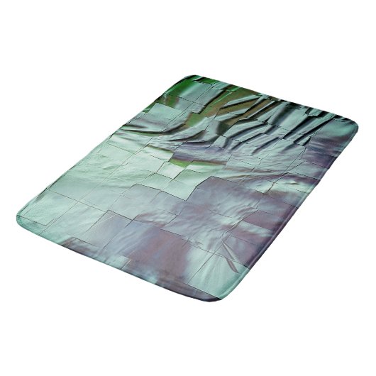 薄彫りとサテンの灰色がかったミントモザイク バスマット (アングル)