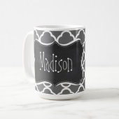 薄暗い灰色のクローバー; 黒板の一見 コーヒーマグカップ (正面左)