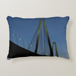 薄暗がりのアーサーRavenel Jr.橋 アクセントクッション