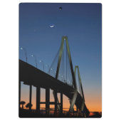 薄暗がりのアーサーRavenel Jr.橋 クリップボード (裏面)