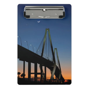 薄暗がりのアーサーRavenel Jr.橋 ミニクリップボード