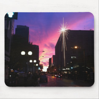 薄暗がりのシアトル マウスパッド