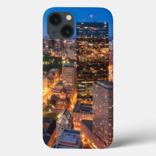 薄暗がりのボストンのスカイライン iPhone 13ケース