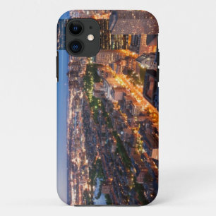 薄暗がりのボストンのスカイライン iPhone 11 ケース