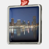 薄暗がりのボルティモアのスカイライン メタルオーナメント (左)