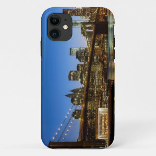 薄暗がりのマンハッタンおよびブルックリン橋 iPhone 11 ケース