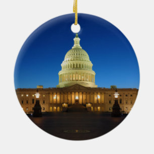 薄暗がりの米国の国会議事堂の建物 セラミックオーナメント