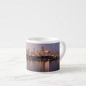 薄暗がりの米国、イリノイ、シカゴのスカイライン エスプレッソカップ (正面右)