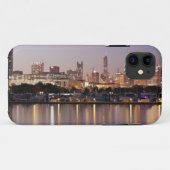 薄暗がりの米国、イリノイ、シカゴのスカイライン Case-Mate iPhoneケース (裏面(横))