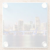 薄暗がりの都心のマイアミの照らされたスカイライン ガラスコースター (裏面)