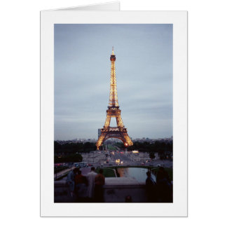 薄暗がりのEiffleタワー