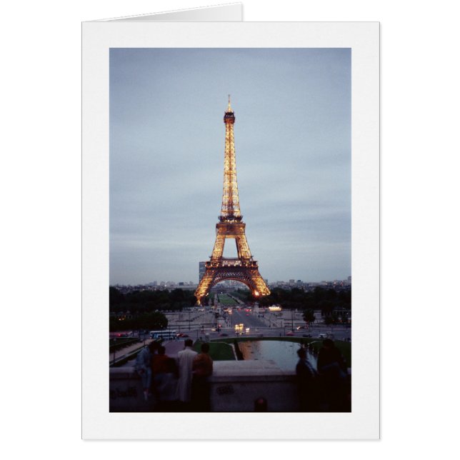 薄暗がりのEiffleタワー (正面)