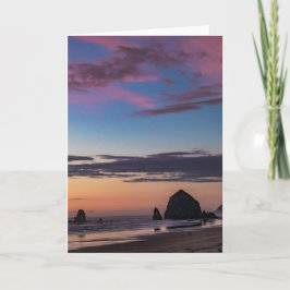 薄暗がりへの三角波のロックの日没 カード