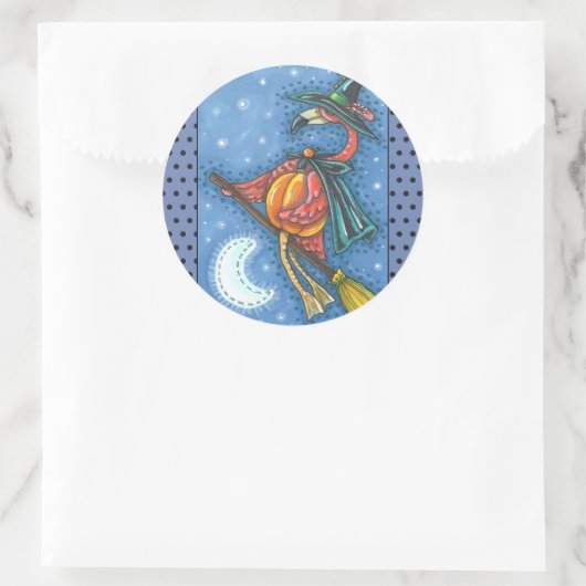 薄桃色のフラミンゴ飛んでいるの魔女で月の上の箒 ラウンドシール (バッグ)