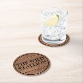 薄素朴褐色の木フェイク彫り名バー ラウンドペーパーコースター (インサイチュ)