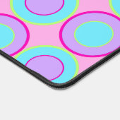 薄紫とターコイズのドーナツにピンクを塗る デスクマット (コーナー)