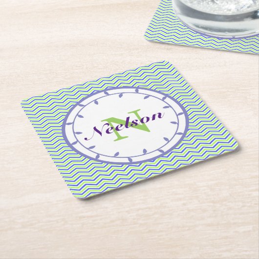 薄紫とライムモノグラムコースターテンプレート スクエアペーパーコースター (アングル)