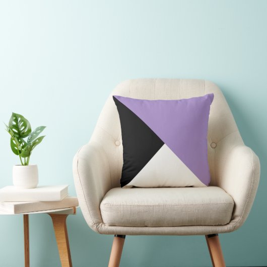 薄紫の白黒斜め色のブロックの枕 クッション (椅子)