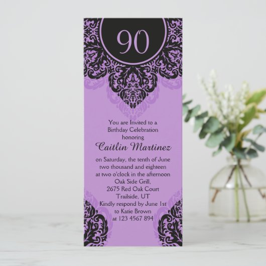 薄紫の紫色の第90誕生会の黒いダマスク織 招待状 (スタンド正面)