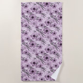 薄紫の花の模様 ビーチタオル (正面)