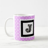 薄紫または白い水玉模様のシマウマのプリントの手紙"J" コーヒーマグカップ (左)