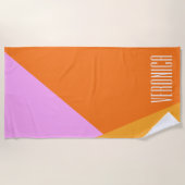 薄紫オレンジと黄色の幾何学模様パーソナライズされた ビーチタオル (正面)