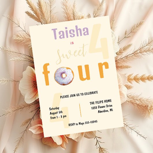 薄紫スウィートスプリンクルドナッツウォーターイラストレーション