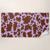 薄紫モダン紫と茶色の牛の皮膚プリント ビーチタオル (正面)