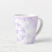 薄紫色のスノーフレークとキラキラしたハート カフェラテマグ (右アングル)