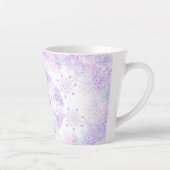 薄紫色のスノーフレークとキラキラしたハート カフェラテマグ (右)