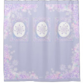 薄紫色のスノーフレークとキラキラしたハート シャワーカーテン (正面)