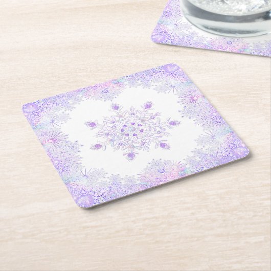 薄紫色のスノーフレークとキラキラしたハート スクエアペーパーコースター (アングル)