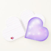 薄紫色のスノーフレークとキラキラしたハート ノートブック (内部)