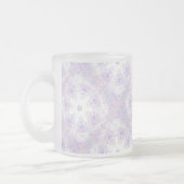 薄紫色のスノーフレークとキラキラしたハート フロストグラスマグカップ (左)