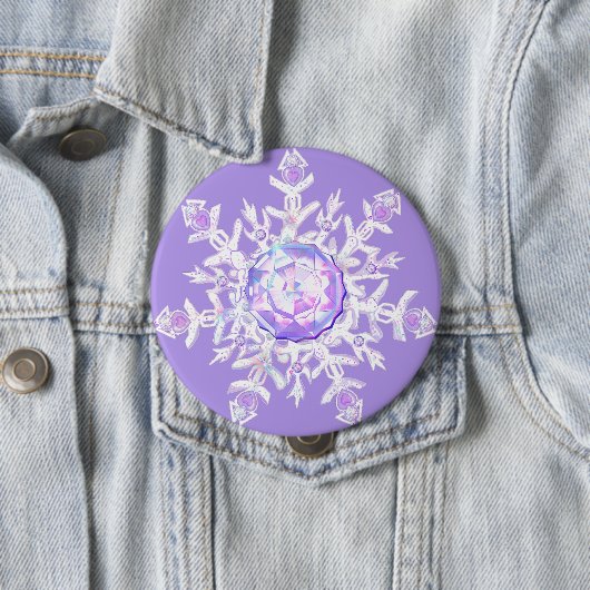 薄紫色のスノーフレークとキラキラしたハート 缶バッジ (インサイチュ)